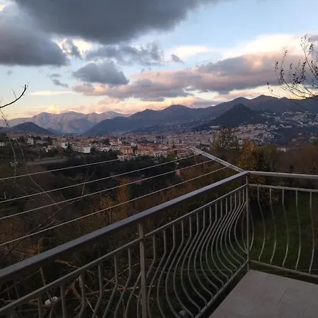 Il Casadduoglio 31 アパート Vietri